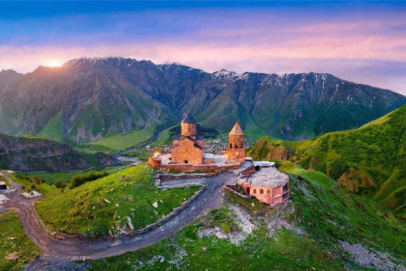 From Tbilisi: Guided Day Trip to Ananuri, Gudauri, & Kazbegi - Gudauri Viewpoint & Friendship Monument