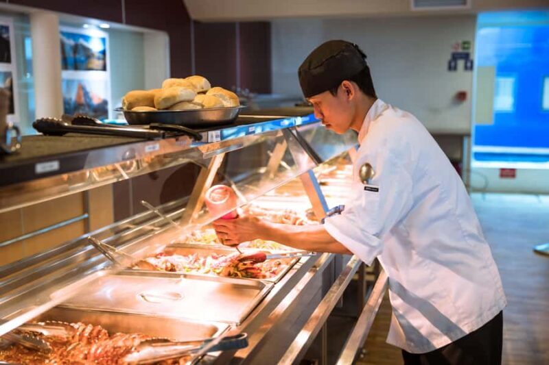 From Te Anau: Milford Sound Cruise & Glass-Roof Coach Tour - FAQ