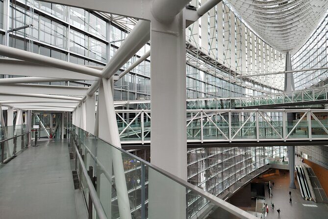 From the Imperial Palace to Odaiba : Time travel to Tokyo - Who Will Love This Tour?