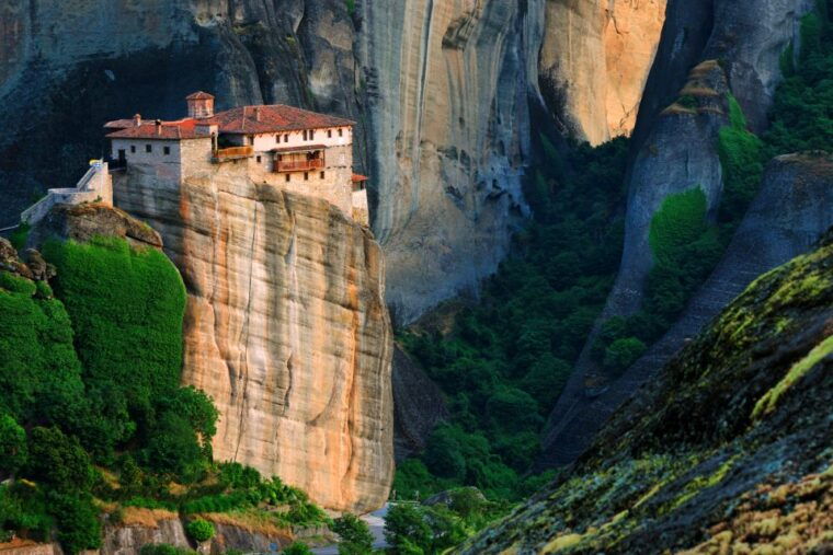 from-thessaloniki-full-day-trip-to-meteora