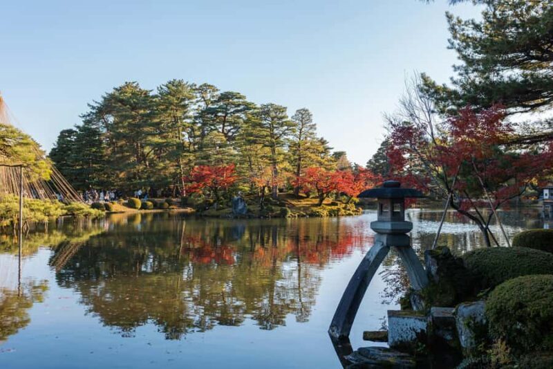 From Tokyo: Day Trip to Shirakawago & Kanazawa - Transport & Group Size