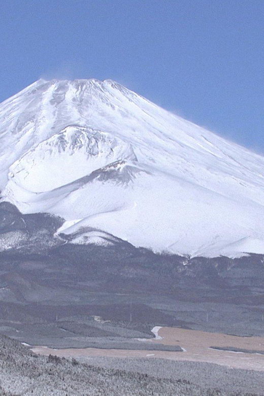 from-tokyo-fuji-mountain-skiing-and-hot-spring-day-trip