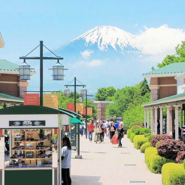 from-tokyo-mount-fuji-oshino-hakkai-hot-spring-day-tour