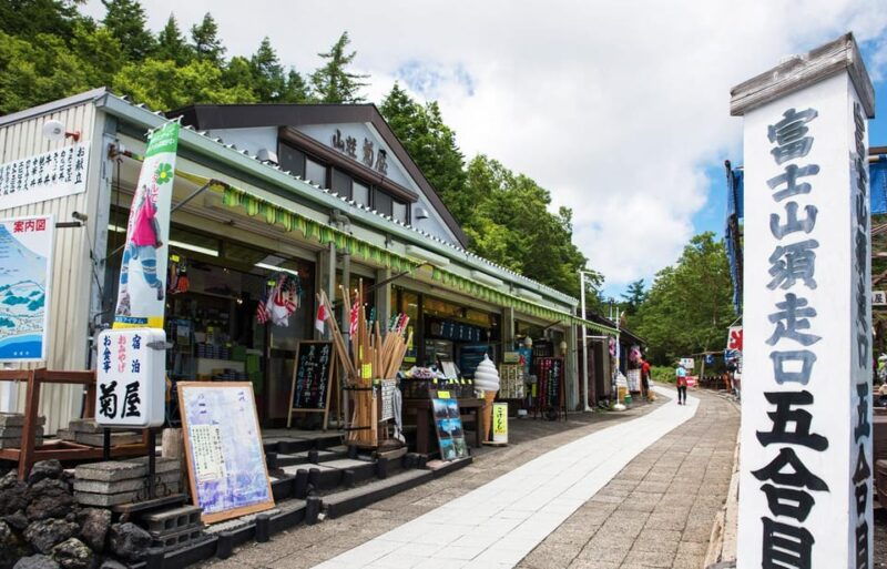 from-tokyo-mount-fuji-oshino-hakkai-hot-springs-tour