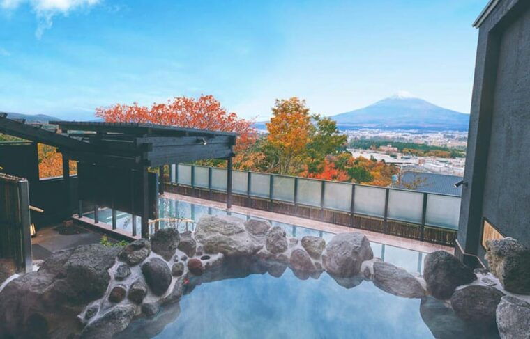 from-tokyo-mount-fuji-oshino-hakkai-hot-springs-tour