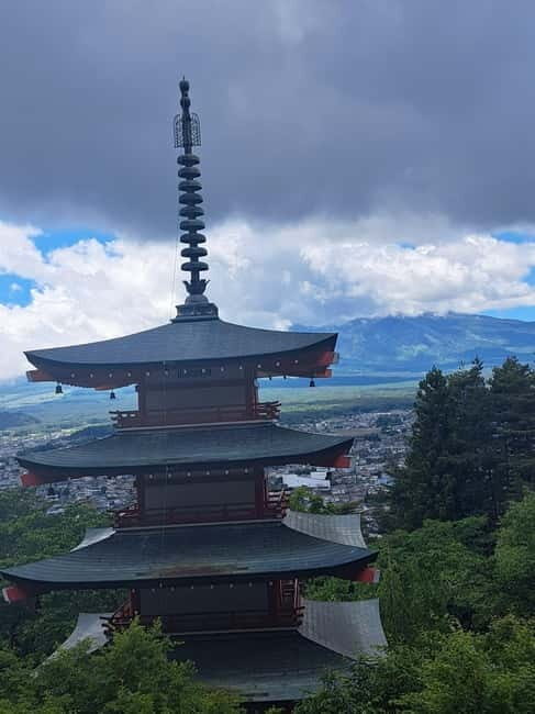 From Tokyo : Mount Fuji Private Day Tour with English Driver - FAQs