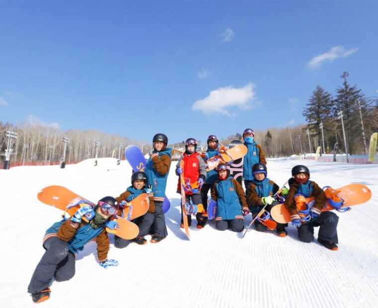 from-tokyo-mount-fuji-skiing-and-hot-springs-day-tour