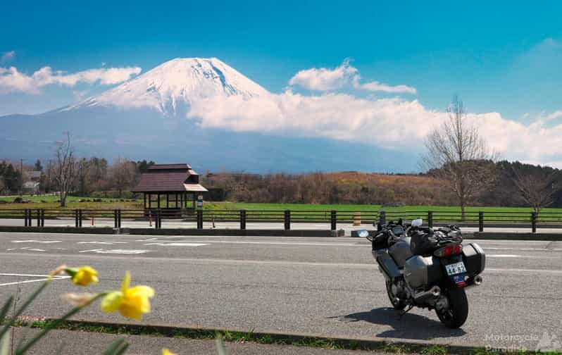 From Tokyo: Private Motorcycle Tour - Fuji, Hakone, Onsen - An Authentic Ride through Japan’s Scenic Heartland