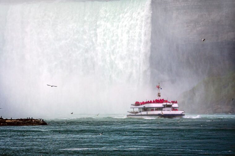 from-toronto-niagara-falls-day-tour-with-boat-cruise