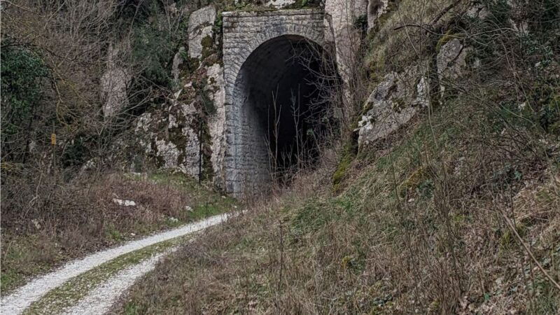 from-triponzo-valnerina-tunnel-and-mountain-hiking-tour