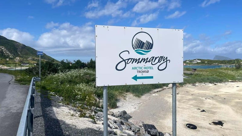 From Tromsø: Sailing Kayak at Sommarøy, incl. lunch & sauna - The Itinerary in Detail