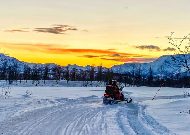 from-tromso-snowmobile-safari-in-the-lyngen-alps