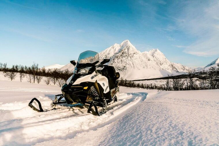 from-tromso-snowmobile-safari-in-the-lyngen-alps