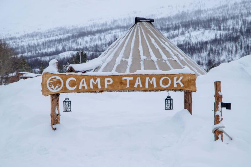 from-tromso-snowmobiling-tour-at-camp-tamok