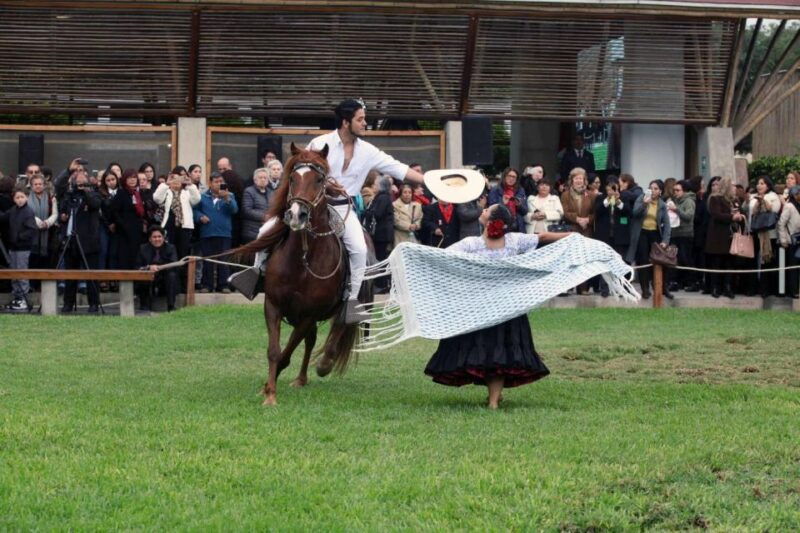from-trujillo-marinera-show-with-peruvian-paso-horses