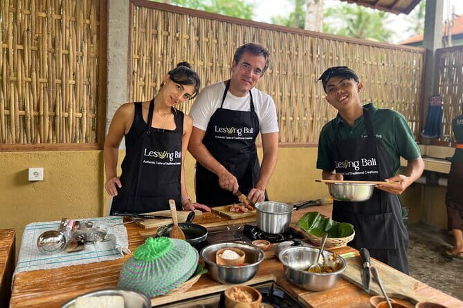 From Ubud: Authentic Cooking Class Visit Traditional Market - Why This Tour Works