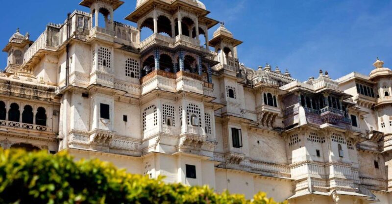 From Udaipur: Private Udaipur City of Lakes Sightseeing Tour - The practical side: value and logistics