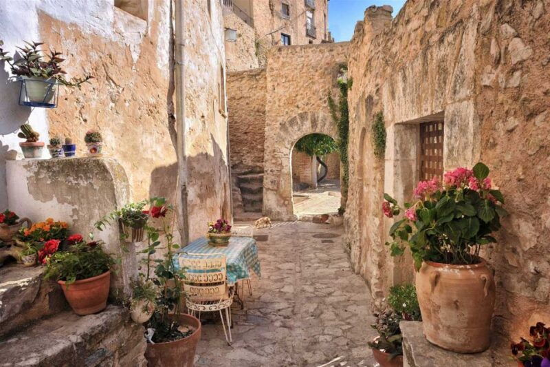 from-valencia-bocairent-and-covetes-dels-moros-day-trip