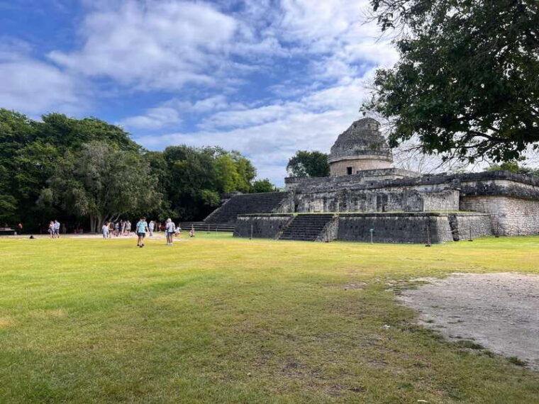 from-valladolid-tour-to-chichen-itza-2-cenotes