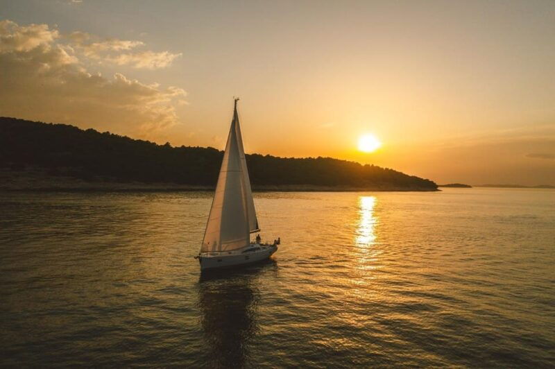 from-valletta-romantic-sunset-cruise-on-a-sailing-yacht
