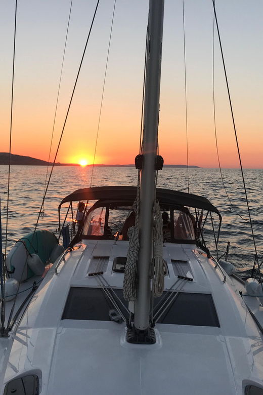 from-valletta-romantic-sunset-cruise-on-a-sailing-yacht