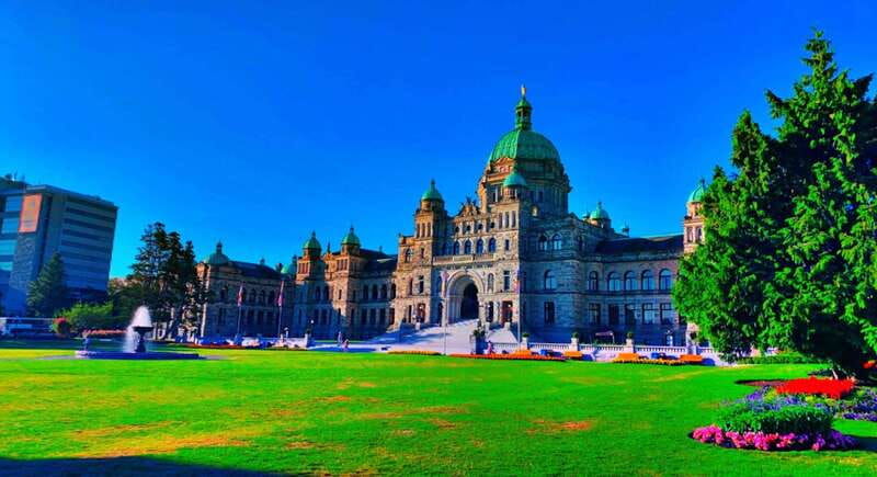 from-vancouver-victoria-highlights-car-tour