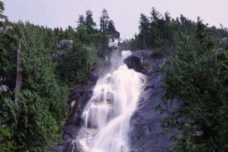 from-vancouver-whistler-tour-with-shannon-falls-and-gondola
