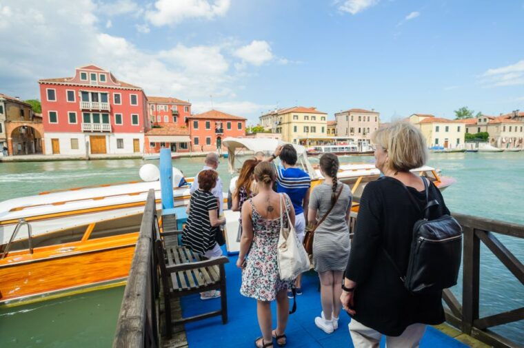 from-venice-murano-burano-guided-tour-by-private-boat