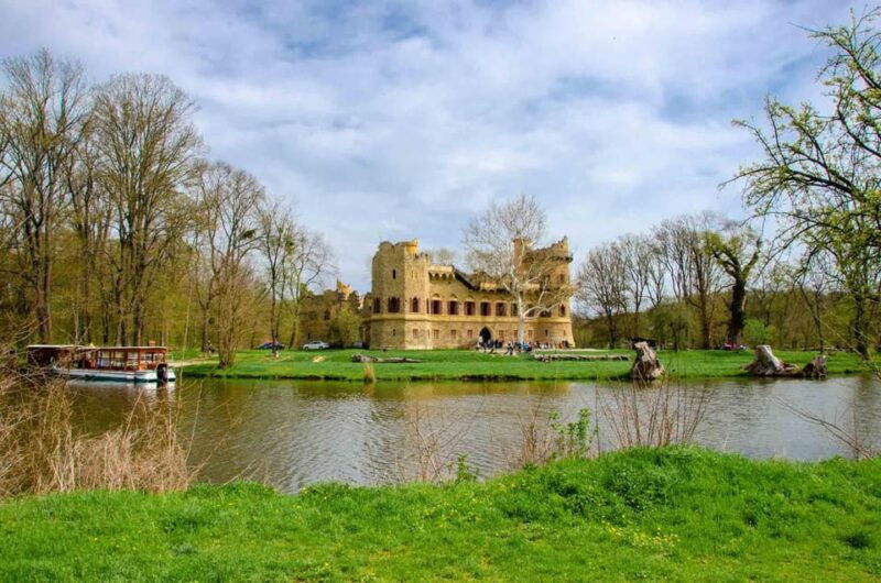 from-vienna-and-bratislava-moravia-lednice-castle-and-park