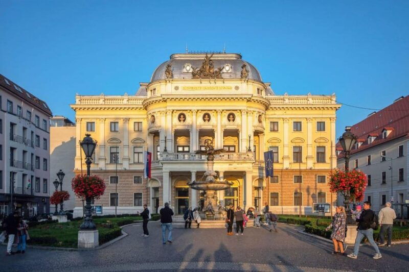 from-vienna-bratislava-city-highlights-trip