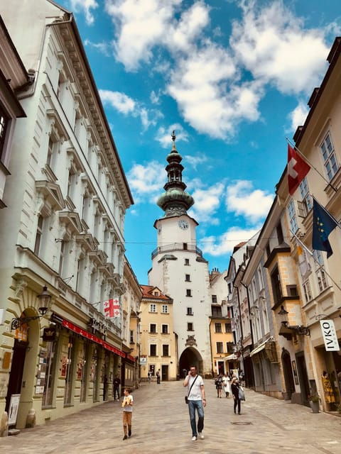 from-vienna-bratislava-city-highlights-trip