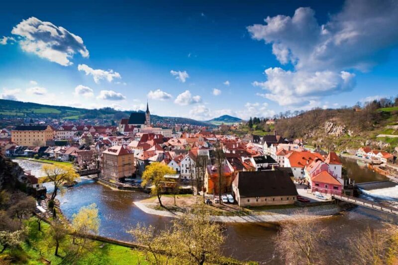 From Vienna: Cesky Krumlov Small-Group Guided Day Trip - Exploring Cesky Krumlov