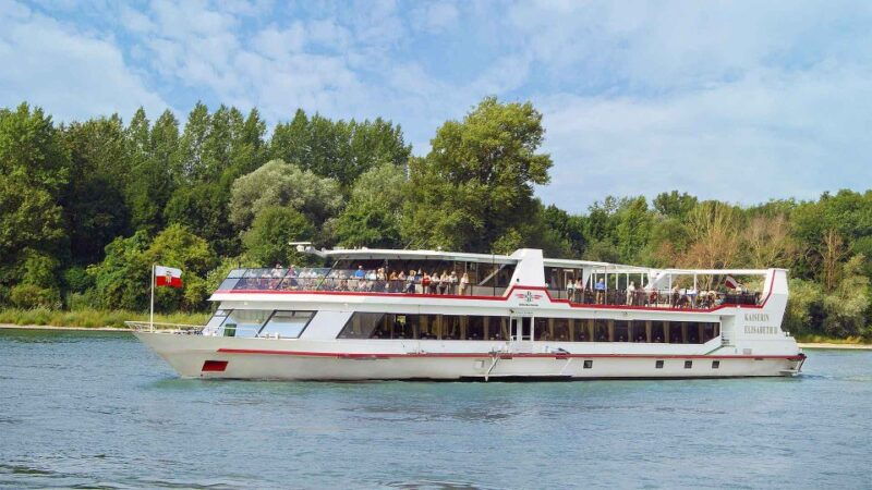 from-vienna-day-cruise-to-bratislava