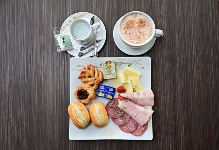 from-vienna-day-cruise-to-bratislava