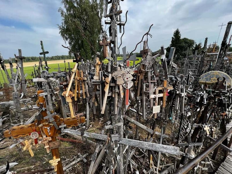 From Vilnius: Hill of Crosses, Pakruojis Manor & Kernav - FAQ