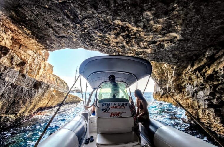 from-vis-speedboat-tour-vis-bisevo-blue-cave-private
