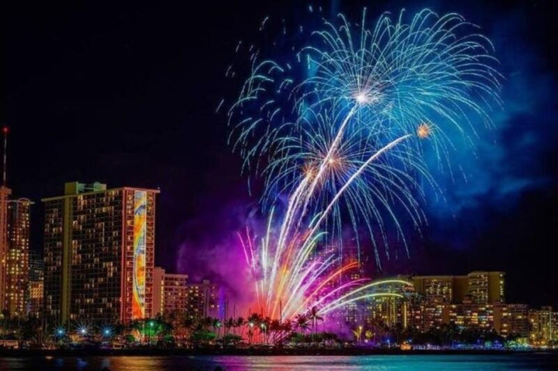 from-waikiki-beach-friday-night-fireworks-sailing-trip