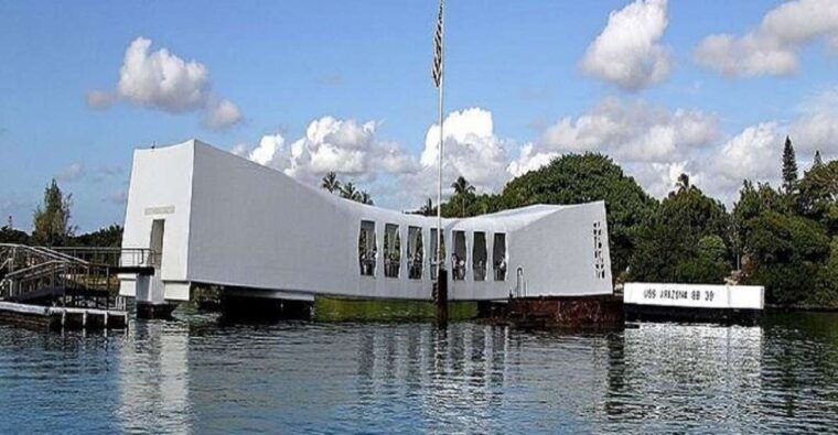 from-waikiki-uss-arizona-memorial-and-honolulu-city-tour
