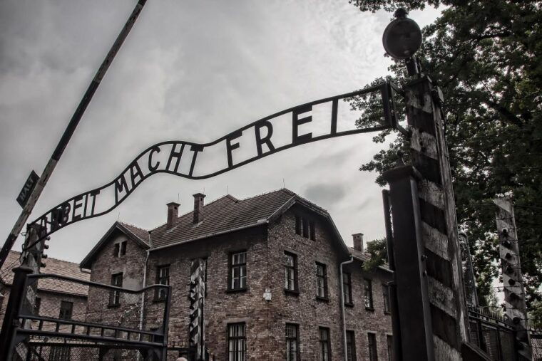 from-warsaw-auschwitz-birkenau-guided-tour-with-fast-train