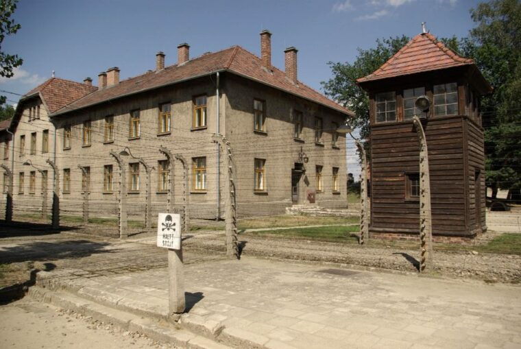 from-warsaw-auschwitz-birkenau-small-group-tour-with-lunch