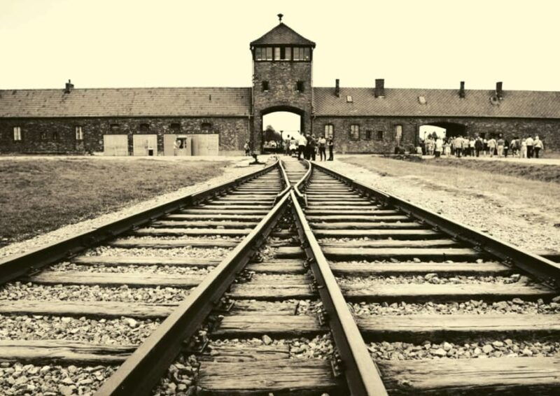 from-warsaw-auschwitz-day-tour-by-private-car-with-lunch