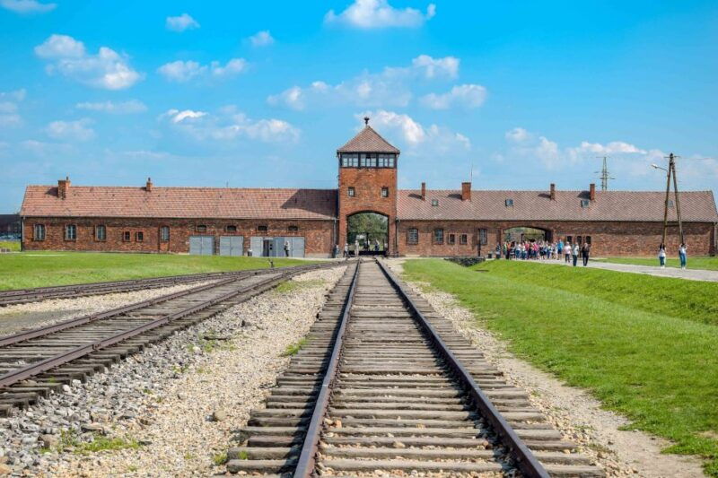 from-warsaw-guided-tour-to-auschwitz-birkenau-and-krakow