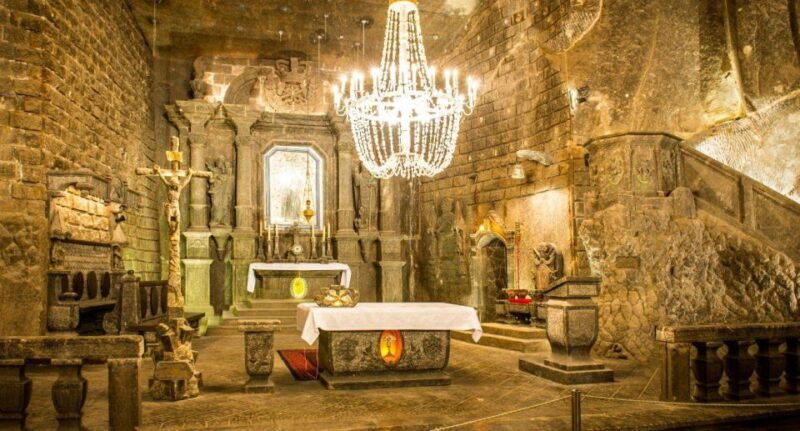 from-warsaw-guided-tour-to-wieliczka-salt-mine-and-krakow