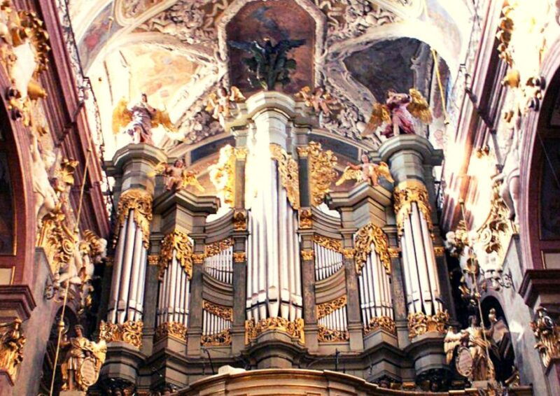 from-warsaw-jasna-gora-black-madonna-small-group-tour