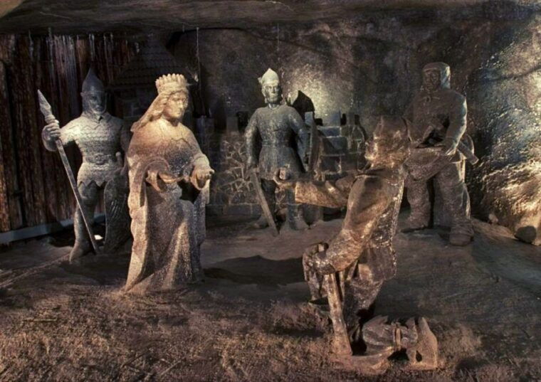 from-warsaw-krakow-wieliczka-small-group-tour-with-lunch