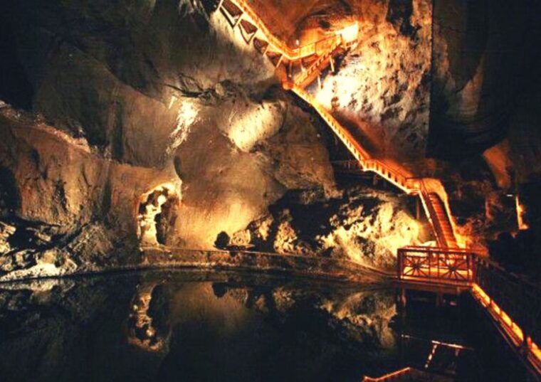 from-warsaw-krakow-wieliczka-small-group-tour-with-lunch