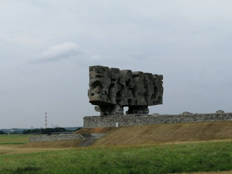 from-warsaw-lublin-and-majdanek-state-museum-day-tour