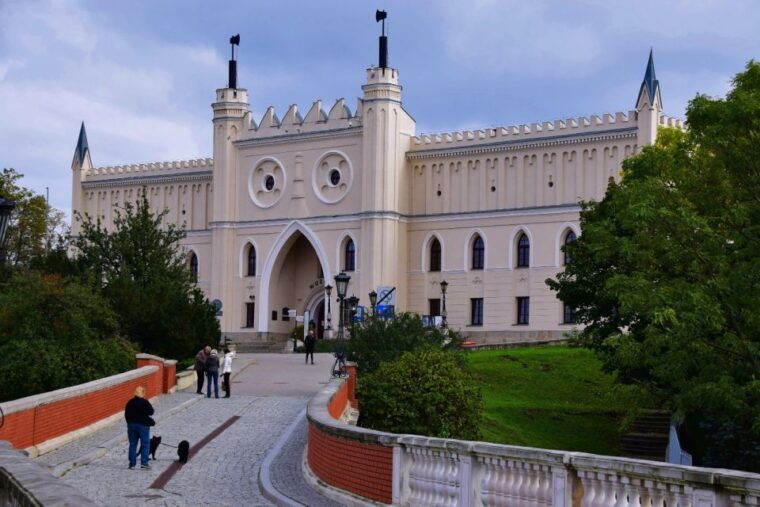 from-warsaw-lublin-and-majdanek-state-museum-day-tour