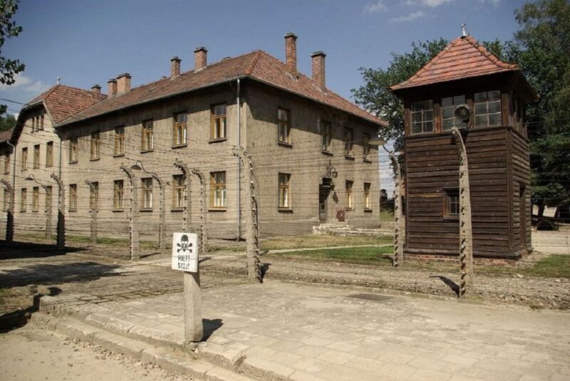 from-warsaw-shared-guided-tour-to-auschwitz-birkenau