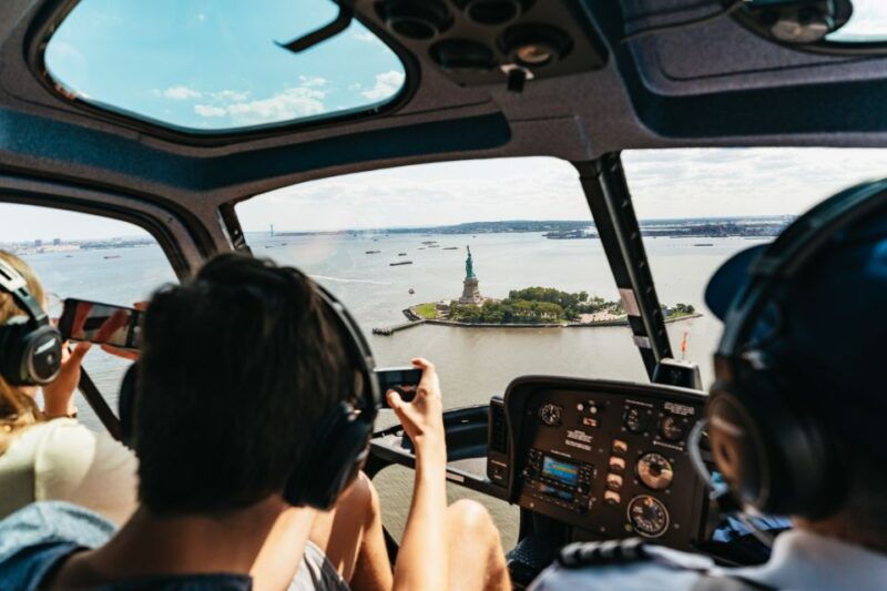 from-westchester-private-nyc-helicopter-tour-for-2-6-people